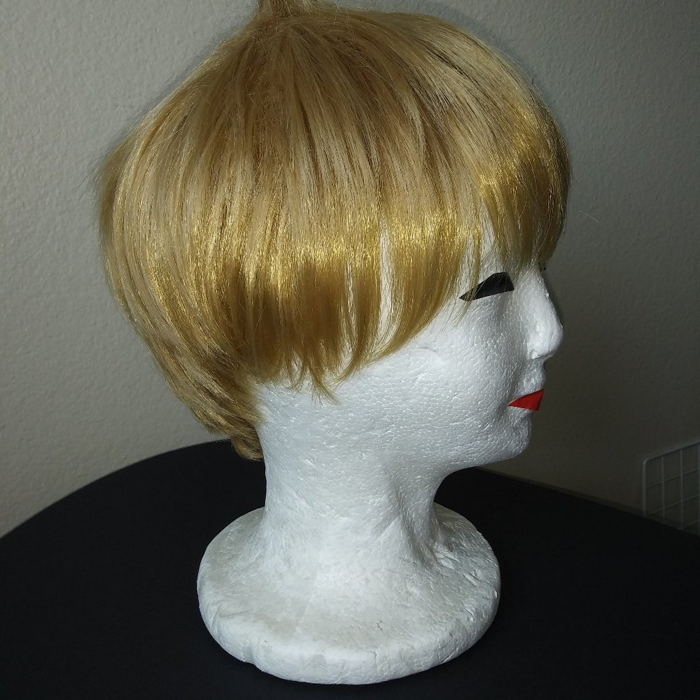 Wig, medium, yellow